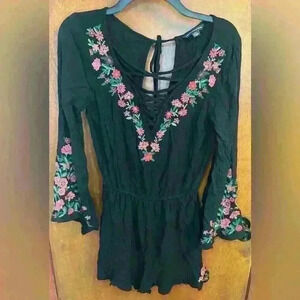 Women’s American Eagle floral embroidered romper